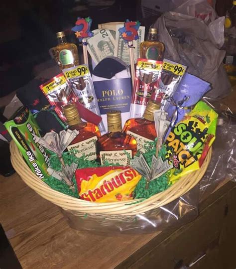 There are some considerations before you try to buy good gifts. Birthday basket for him … | Birthday baskets for him ...