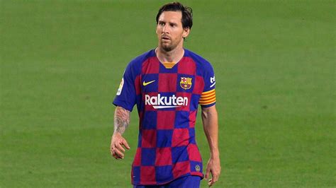 ljoˈnel anˈdɾez ˈmesi ( слушать); Lionel Messi halts Barcelona contract talks past 2021 - report