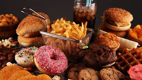 New Study Reveals Why Your Brain Chooses Junk Food Over More Nutritious ...