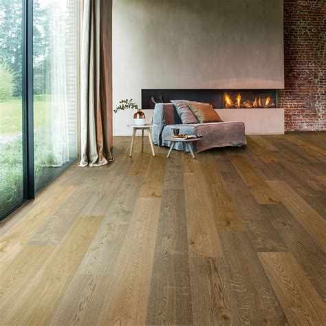 Grande Wide 9mm Laminate Flooring Bourbon Oak 295m2 Discount