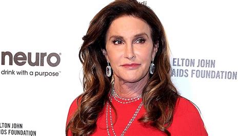 Caitlyn Jenner Denies Idiotic Rumour She S Transitioning Back To A Man Aol