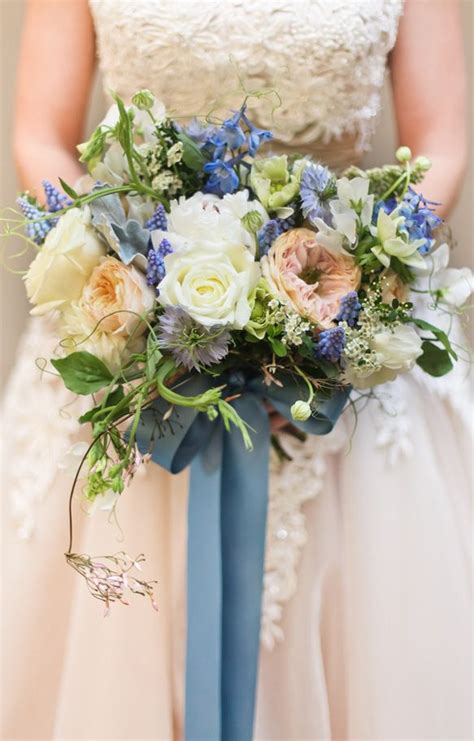 From bridal bouquets to bridesmaid bouquets, find the perfect flowers and colors to fit your wedding theme. 20 Beautiful Bridal Bouquets for the 1950s Loving Bride ...
