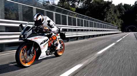 This lightweight, compact engine really packs a punch. KTM RC 390 Wallpapers - Wallpaper Cave