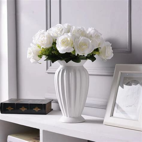 Modern Minimalist Europe Style Ceramic Flower Vase Ornaments Creative Tabletop Flower White Vase