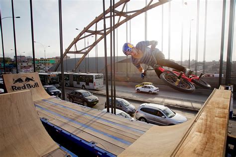 What could be better than great weather, food trucks, local beer, live music, tons of art and thousands of friends?raleigh, n.c., is no stranger to major events and festivals. Daniel Dhers: ramp riding in het verkeer in Lima