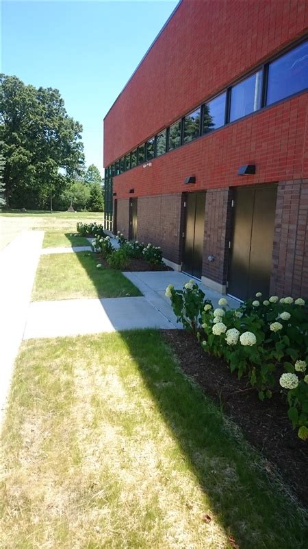 Emily hudson have years of experience treating serious conditions and offering regular pet wellness care. Northwestern Lake Forest Hospital Central Energy Plant ...