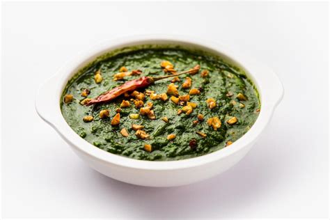 Lasooni Palak Recipe Or Dhaba Style Garlic Spinach Curry Indian Main Course Served With Naan