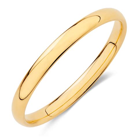 With a wide range of yellow gold, platinum and white gold options to explore, there are styles to suit all tastes. Wedding Band in 18ct Yellow Gold