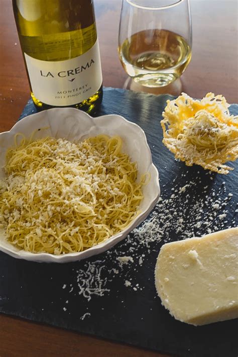 Easy Italian Cacio E Pepe Pasta La Crema