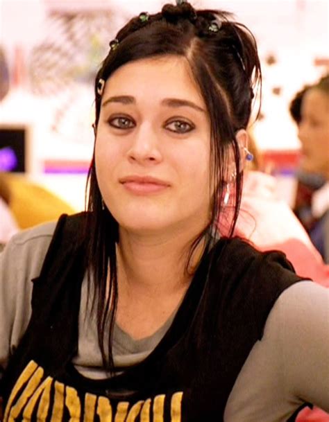 Lizzy Caplan Opens Up About Not Having Kids Mean Girls Janice Mean