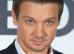 Jeremy Renner weight, height and age. We know it all!