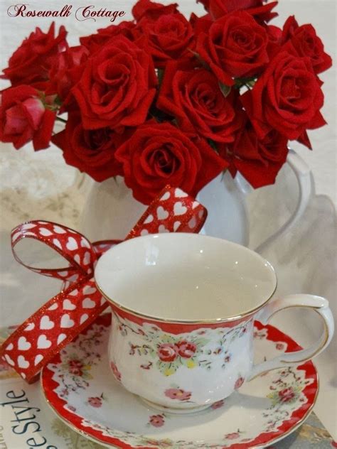 Red Roses With My Tea Vintage Roses Vintage Tea Party Fiesta White Tea Cups Pause Café