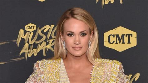 Carrie Underwood Reveals That She Suffered 3 Miscarriages In 2 Years