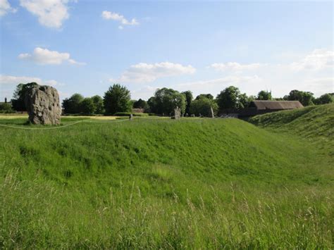 Avebury Stone Circle Part Of © Martin Dawes Cc By Sa20 Geograph