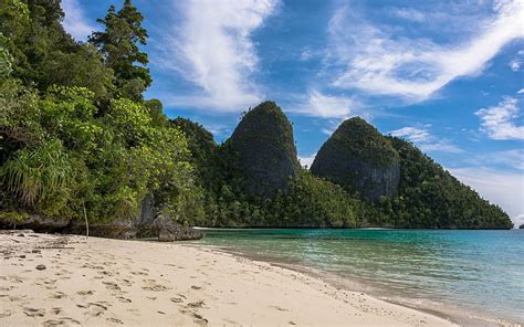 Free Download Raja Ampat Islands West Papua Timur Indonesia
