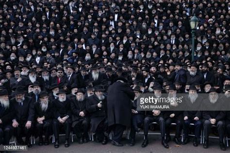 Chabad Lubavitch Jewish Photos And Premium High Res Pictures Getty Images