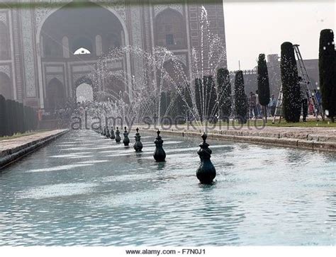 What powered the fountains at versailles before electricity? How did the fountains at Taj Mahal work? - Quora