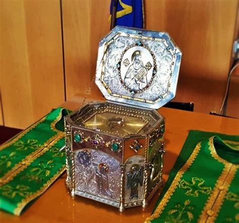 Αγίου βλαδιμήρου βασιλέως ρωσίας, αγίων κηρύκου και ιουλίττης μεγαλομαρτύρων. Greek Orthodox Religious Tourism: Η ΤΙΜΙΑ ΚΑΡΑ ΤΟΥ ΑΓΙΟΥ ...