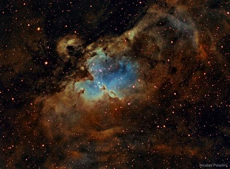 M16 Dins De La Nebulosa De LÀguila