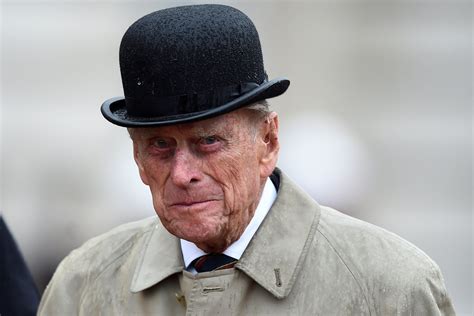 Prince philip was born on 10 june 1921, in mon repos, corfu, kingdom of greece, to prince andrew of greece and denmark and princess alice of battenberg, the eldest daughter of louis alexander. Prince Philip waves goodbye in torrential rain outside ...