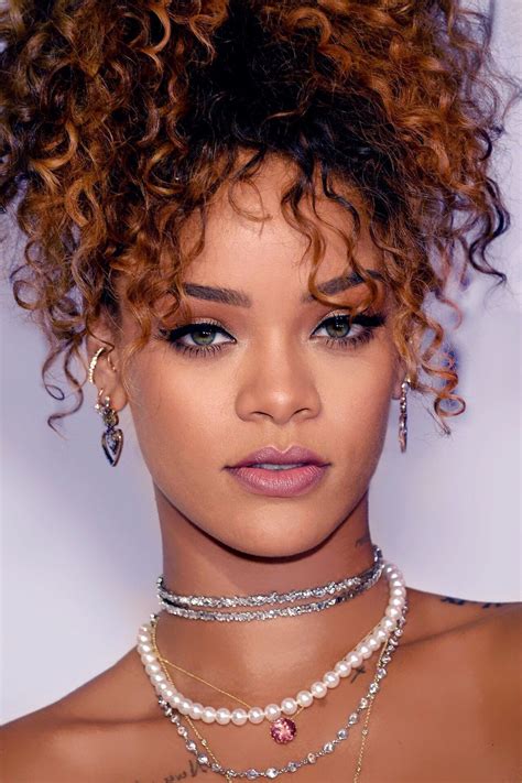 Pinterest Karinacamerino Rihanna Hairstyles Curly Hair Styles Cool