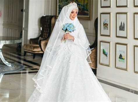 Gaun Pengantin Syari Sederhana Tentu Bisa Menjadi Pilihan Terbaik Bagi Para Muslimah Yang Akan