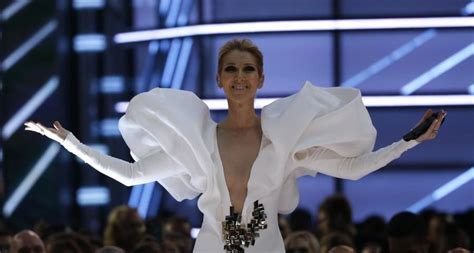 Celine Dion Wore Dress Packed With Tissues At Billboard Music Awards Photos Images Gallery 66692