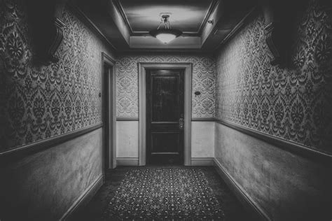 The Scariest Real Haunted Houses and Locations in America | Digital
