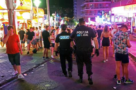 Magaluf Cops Fine Twenty Two People For Having Sex In Public As They Crackdown On Randy