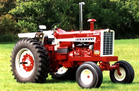 Mecum’s Gone Farmin’ Readies For Its Largest Vintage Tractor Auction Journal
