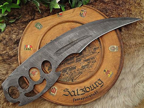 Custom Hand Made Damascus Steel Full Tang Hunting Knuckle Knife Red