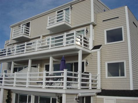 Do it yourself modern deck railing on a budget. horizontal-deck-railing-6 | Deck railing design ...