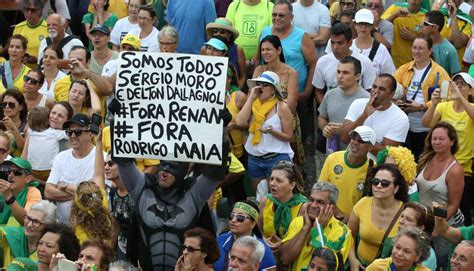 Com uma estratigrafia arqueológica que remonta a 100,000 anos. "Fora, Renan" domina manifestações pelo Brasil em defesa ...