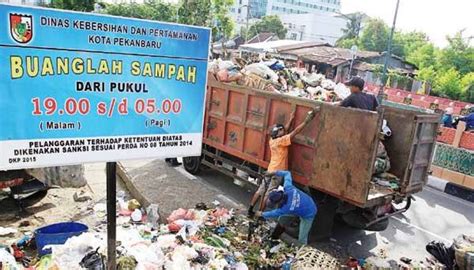 Sebelum sampah masyarakat dki jakarta di angkut truk sampah untuk didistribusikan ke tempat pembuangan akhir atau ke tempat pengelolaan sampah lainnya, sampah tersebut di tampung terlebih dahulu ke tempat pembuangan sementara (tps). CCTV Awasi Tempat Pembuangan Sampah di Pekanbaru - CCTV ...