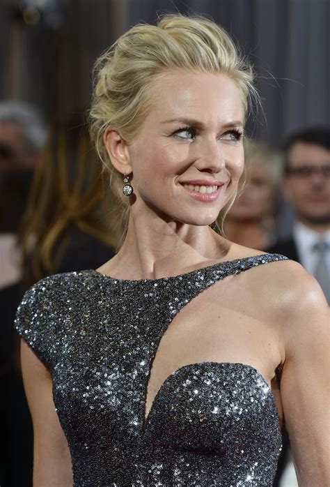 Naomi Watts On The Red Carpet At The Oscars 2013 Oscars 2013