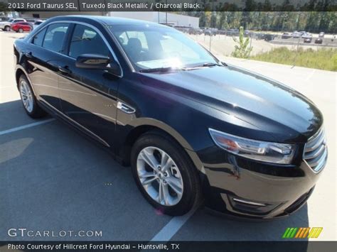 Tuxedo Black Metallic 2013 Ford Taurus Sel Charcoal Black Interior