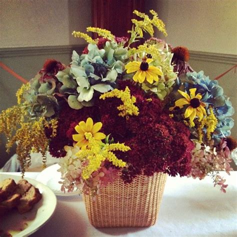 Service was good but you sent the wrong flowers and charged the same amount, it was the sympathy pillow shape and you sent a wreath. @Leslie Mayer... leslie's flowers :)...Photo by csfarren ...