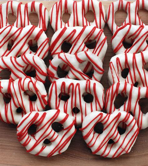Next week at walgreens, lindt chocolate bars will be free with a printable coupon! Chocolate Covered Pretzels - Christmas Style - The ...