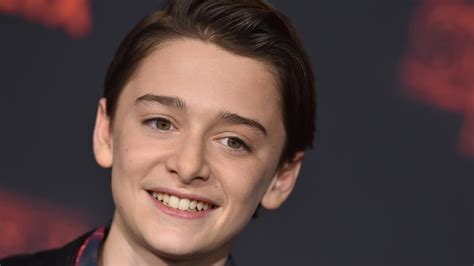 Eleven is saving godzilla and dustin is a pig from angry birds. Noah Schnapp es el primer invitado internacional de Comic ...