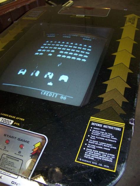 The sleek, stylish design fits in to even the most mode. SPACE INVADERS COCKTAIL TABLE MIDWAY