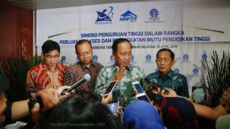 Komunikasi yang jelas adalah bagian penting dari pendidikan jarak jauh. Menristekdikti Kumpulkan Pimpinan 90 PTN, Bahas Sistem ...