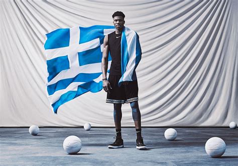 History of giannis antetokounmpo shoes. Giannis Antetokounmpo Nike Shoes Zoom Freak 1 Release Date ...