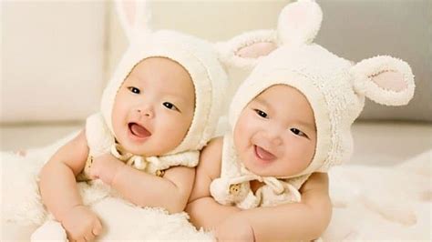 Cute toddler plays and has fun! Cute Twin Babies Videos - About Twins