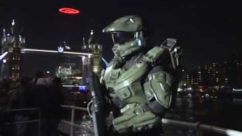 Halo 4 Midnight Launch In London Video