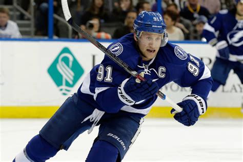 Steven Stamkos Makes Return To Lightning Named Teams 10th Captain