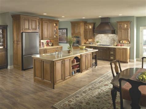 Paint colors that go with maple cabinets are abundant, but choosing the right hue can really highlight the tone of your wood. Best Kitchen Colors With Light Cabinets | Kitchen colors ...