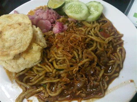 Jul 31, 2020 · daging kambing juga lezat dimasak menjadi sup kambing kuah susu ala masakan betawi. Mie Aceh adalah masakan mie pedas khas Aceh di Indonesia ...