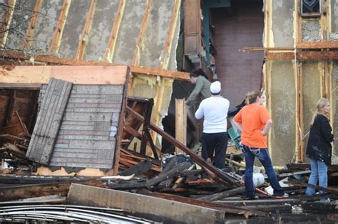 Tornadoes Damaging Storms Hit Us Midwest Killing 5 Cbc News
