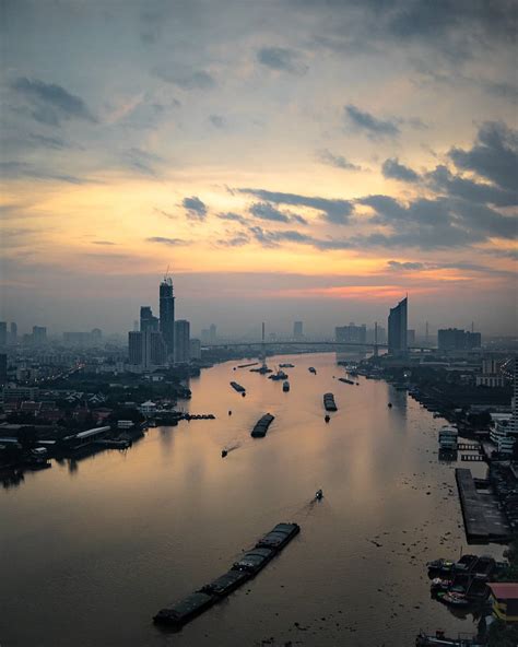 Meliputi pattaya dan bangkok, berbagai lokasi dan show turistik dikunjungi antaranya. Sebutkan Kota Bangkok Thailand Terletak Di Tepi Sungai ...
