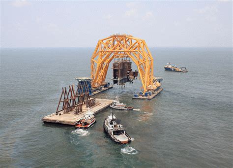Heavy Lift Crane Barges Thrustmaster